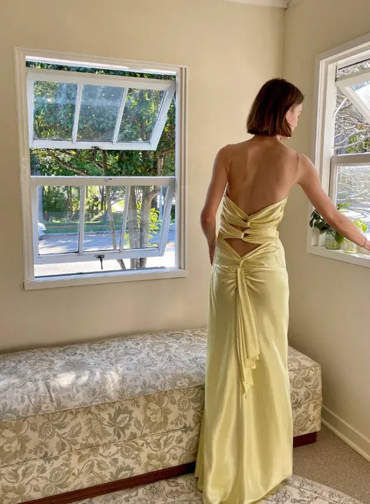 Elegant satin twisted V-neck open-back floor-length prom dress